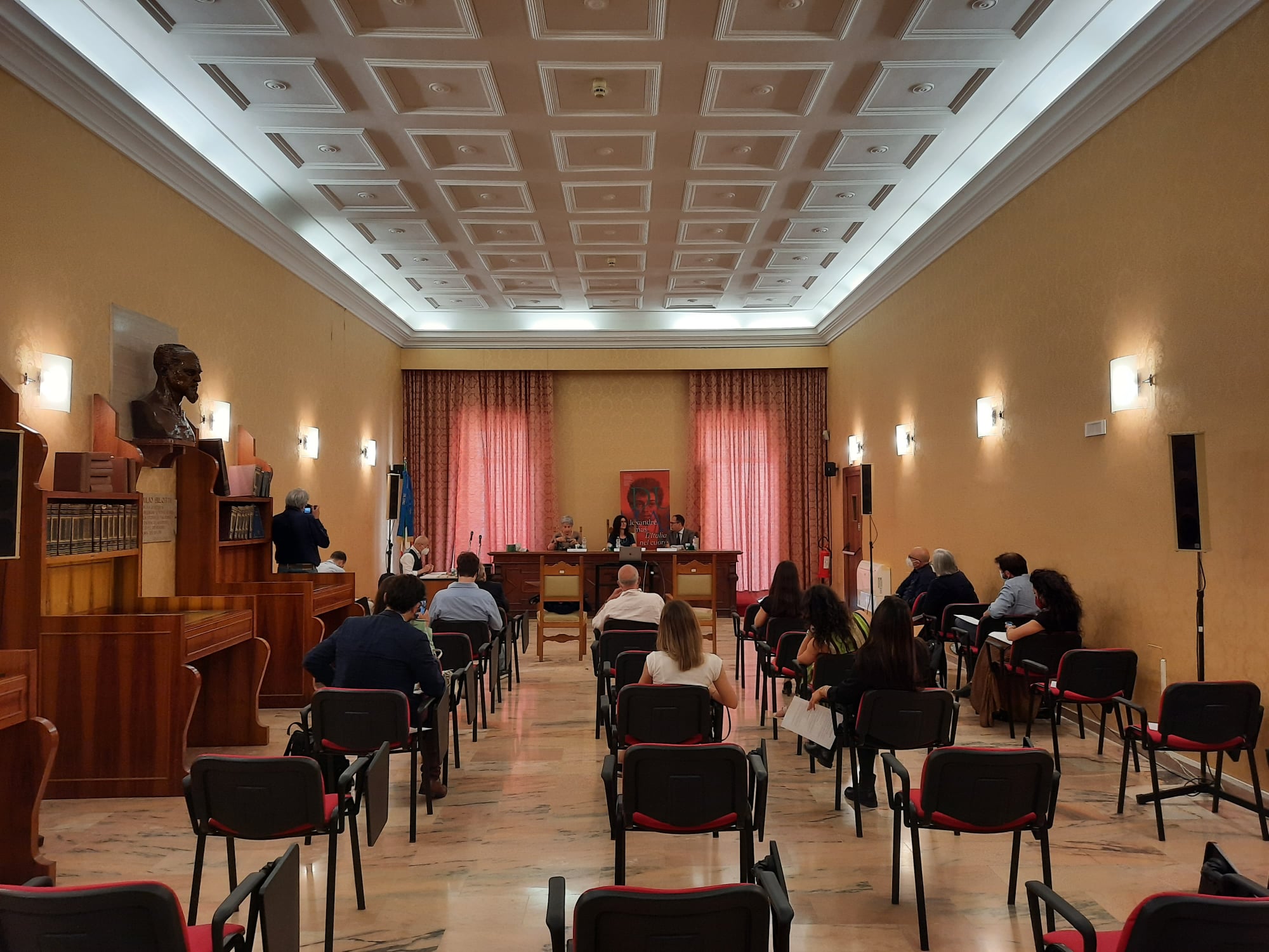 Salone Bilotti dell'Archivio di Stato di Salerno durante un convegno.